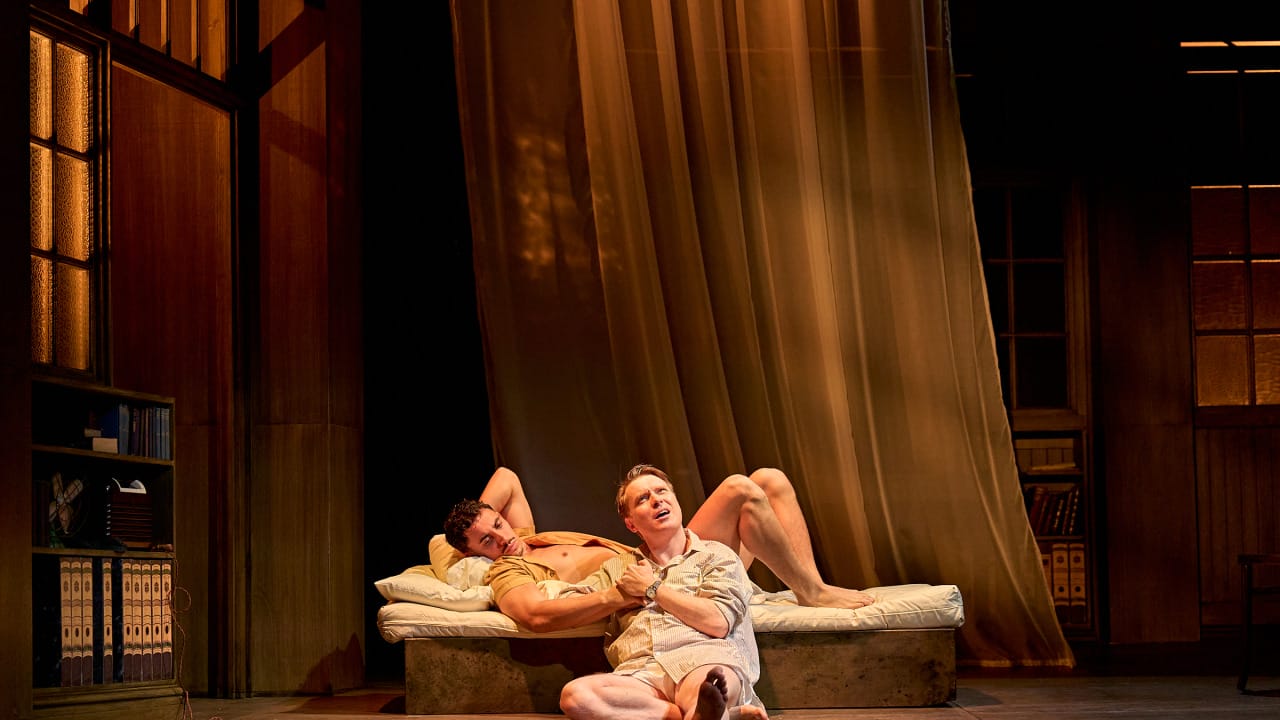 Production Photos © Manuel Harlan