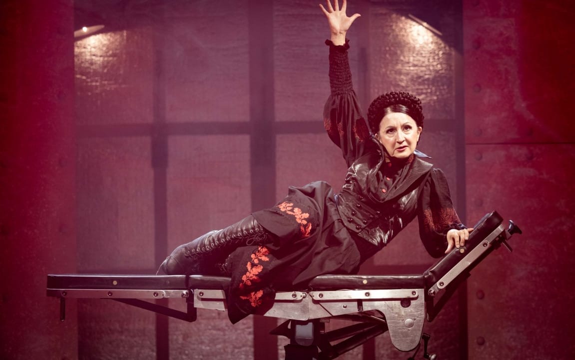 Production photos © Mark Senior